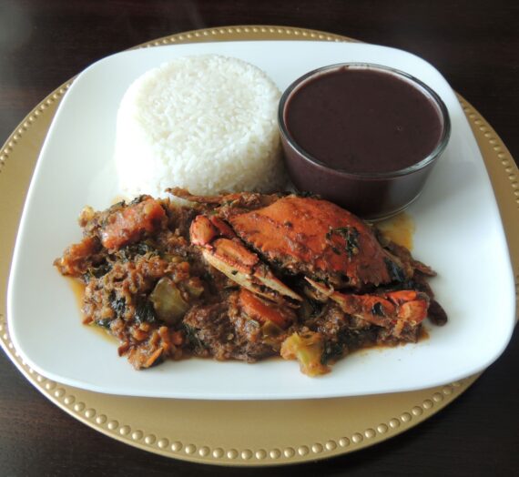 White rice, black beans sauce and Légumes