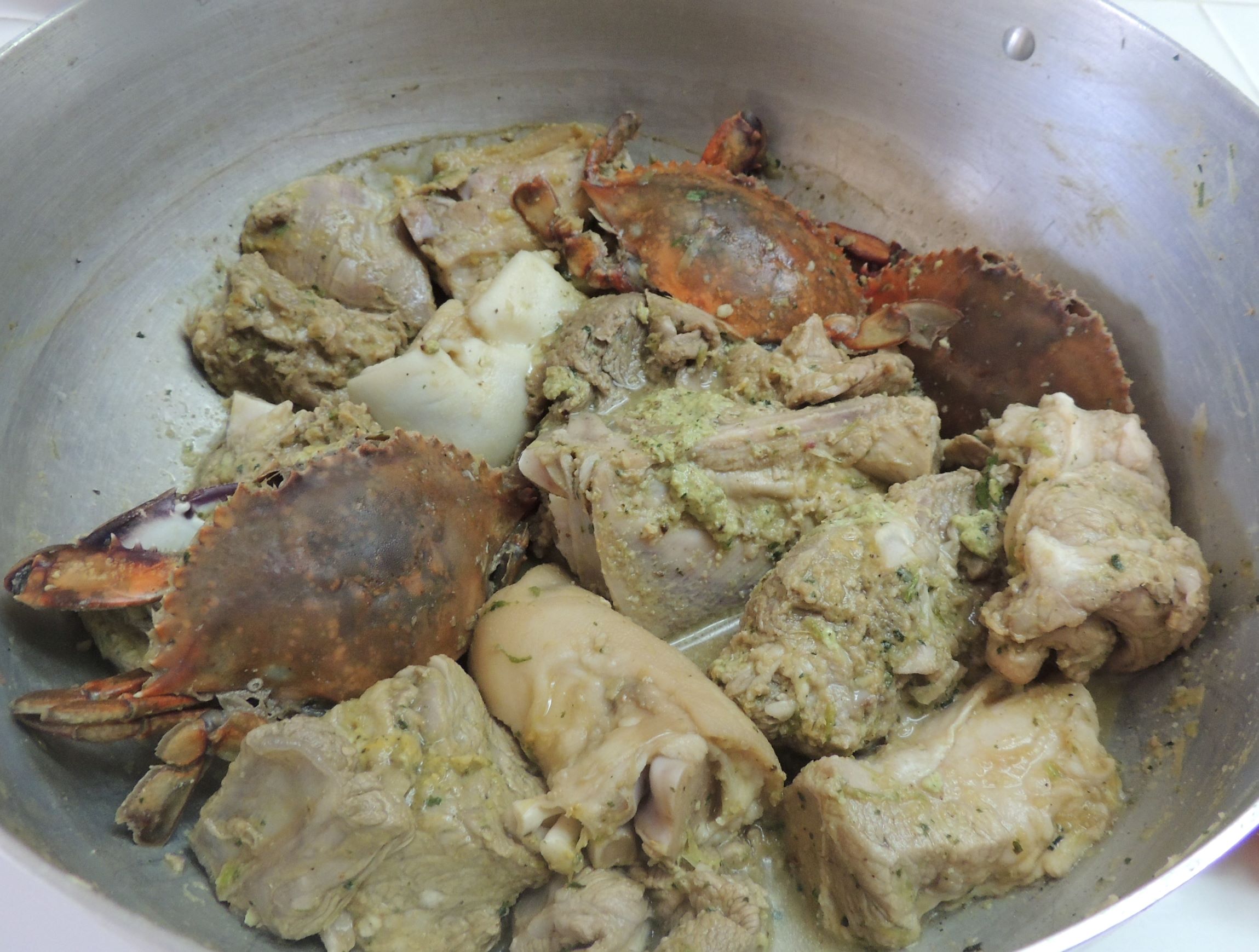 White rice, black beans sauce and Légumes Live2byou